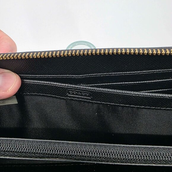 Coach Soho Black Leather Buckle Zip Around Accordion Wallet Gold Hardware - Picture 9 of 11